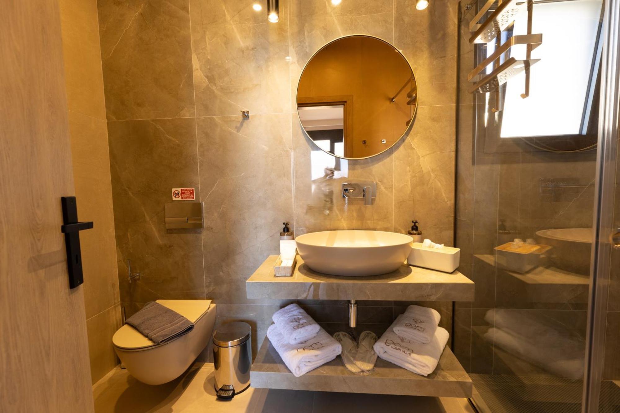 Gem Luxury Sea View Karavados