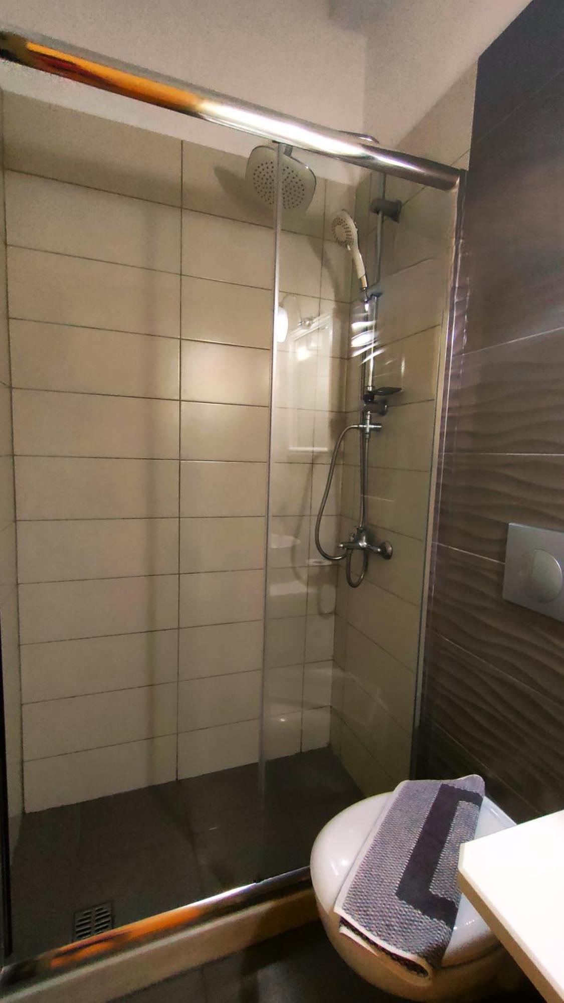 Jiovanni Apartment Parga