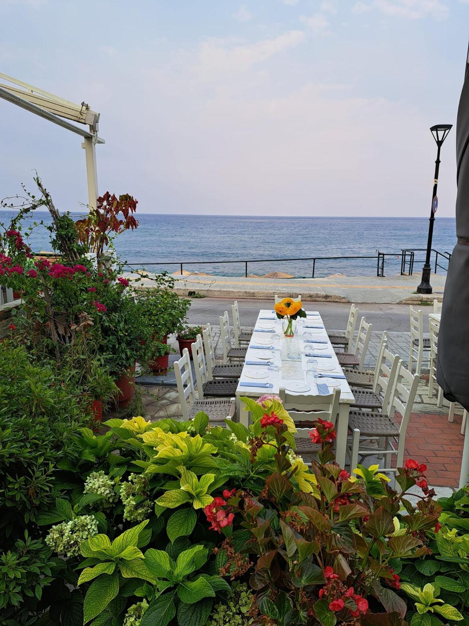 Guest house Akrogiali *