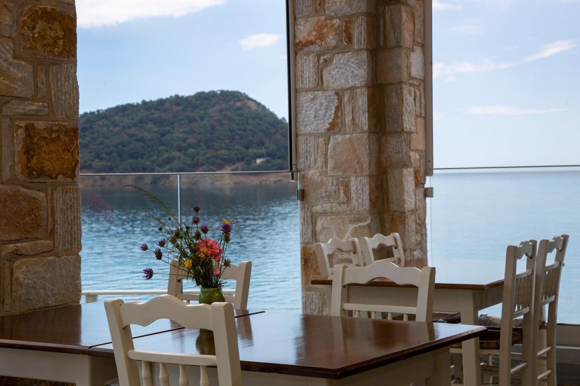 Faros View * Koinira