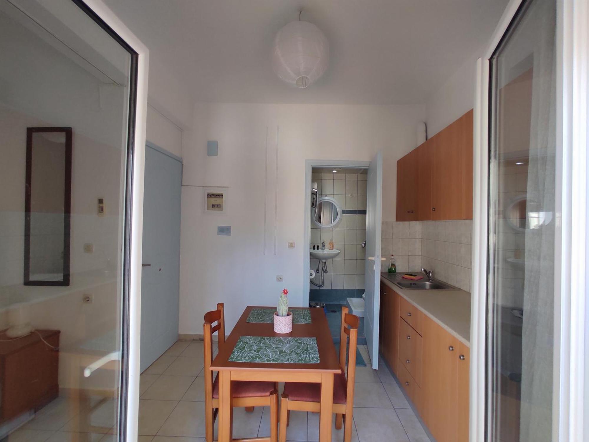 Chalkidonos Apartment *