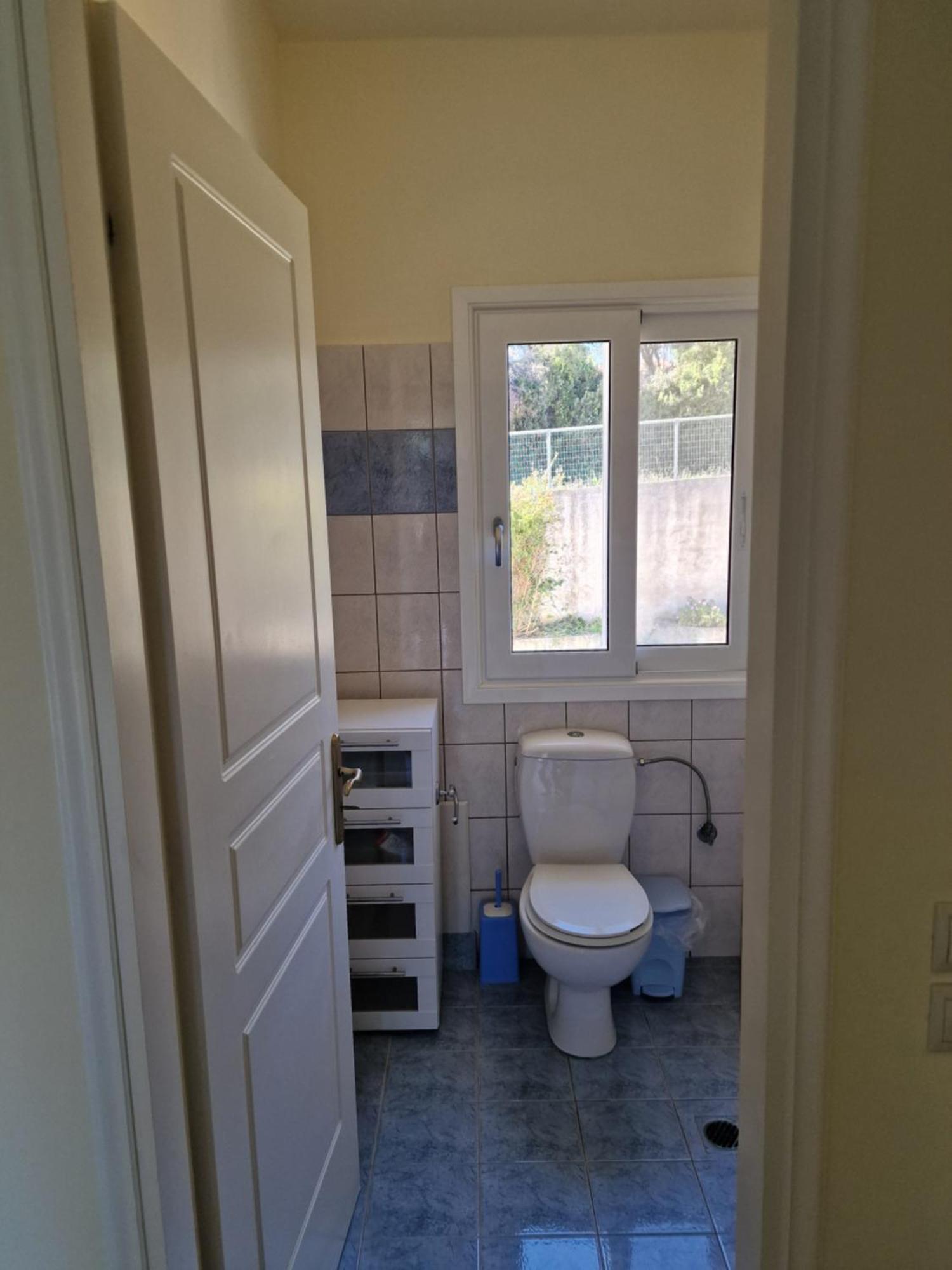 Villa Skala - - Sleeps 7 - Parking - Garden