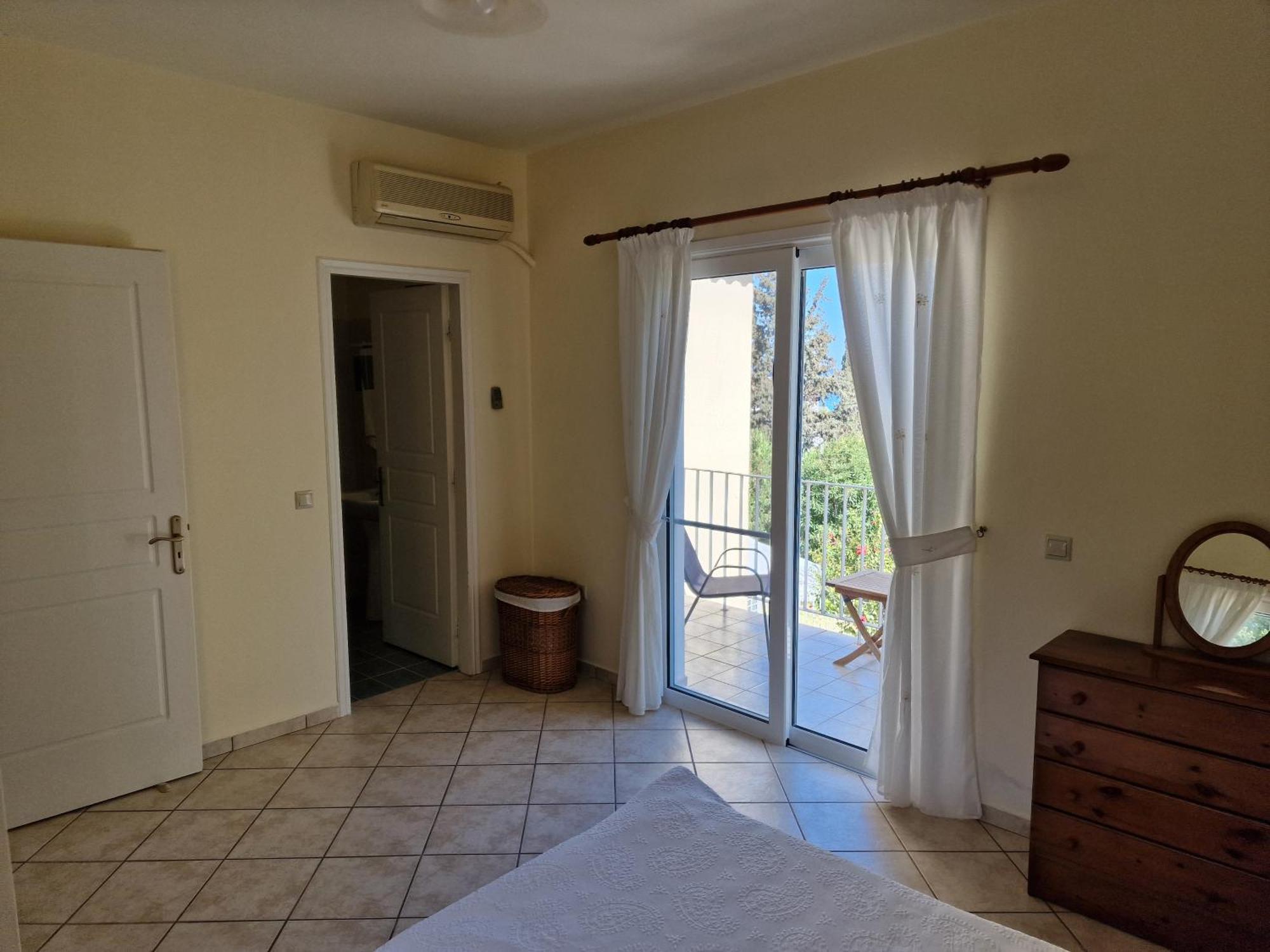 Skala - - Sleeps 7 - Parking - Garden