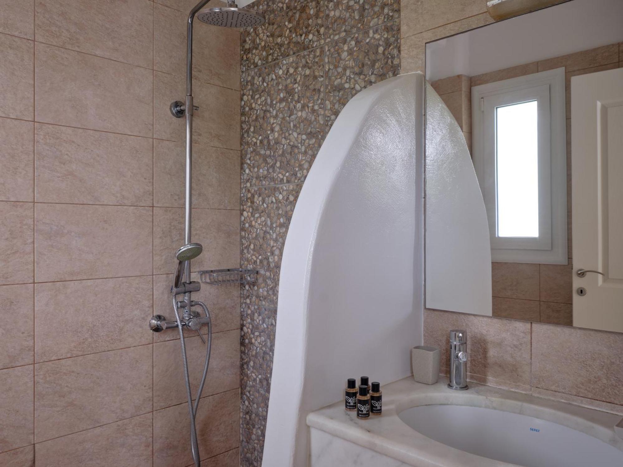 Aelia Apartment