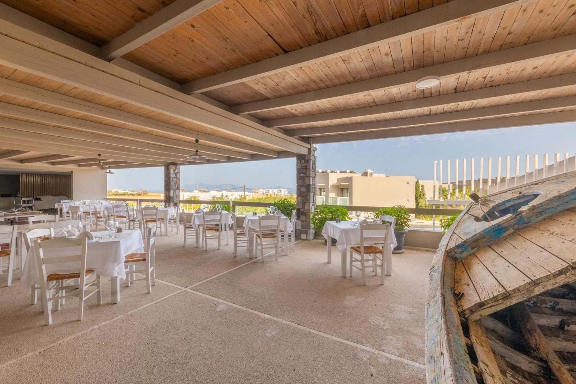 Akti Palace Hotel 5*