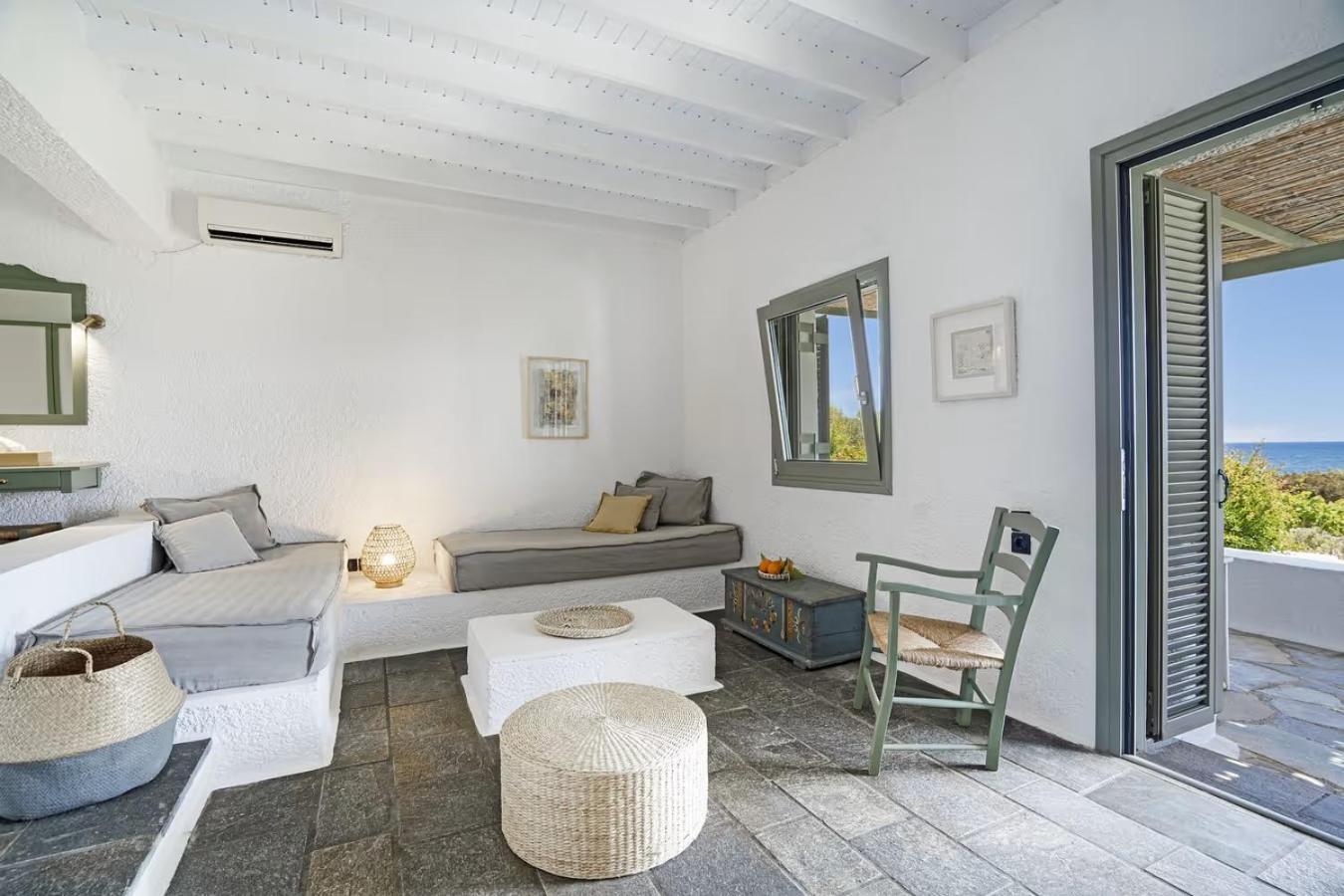 Niriides Apartment *