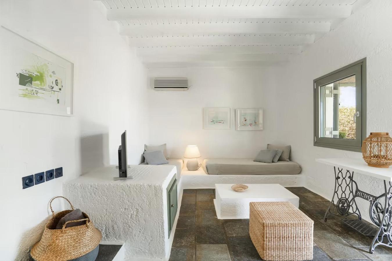 Apartment Niriides *
