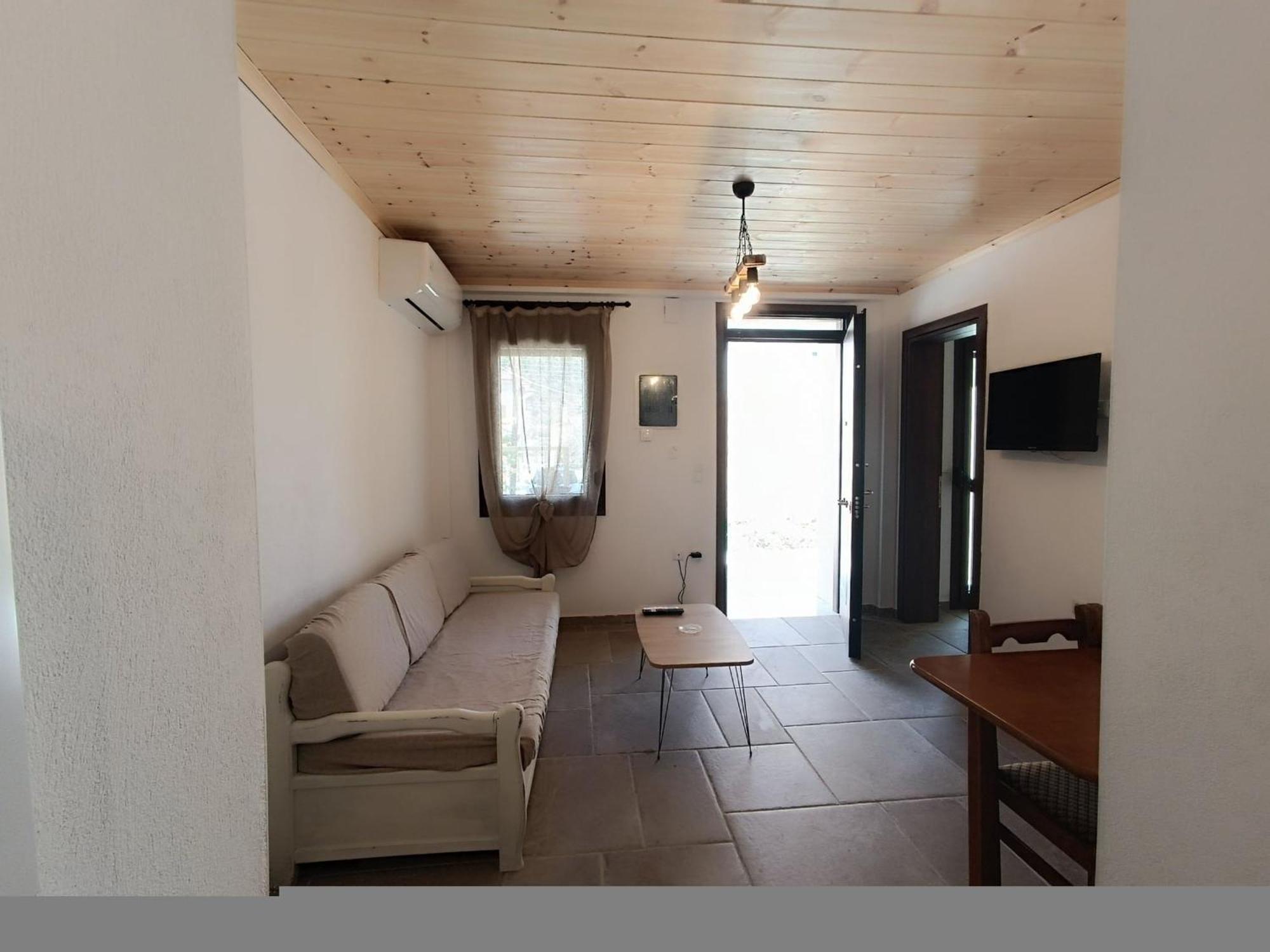 Marilou Apartment *
