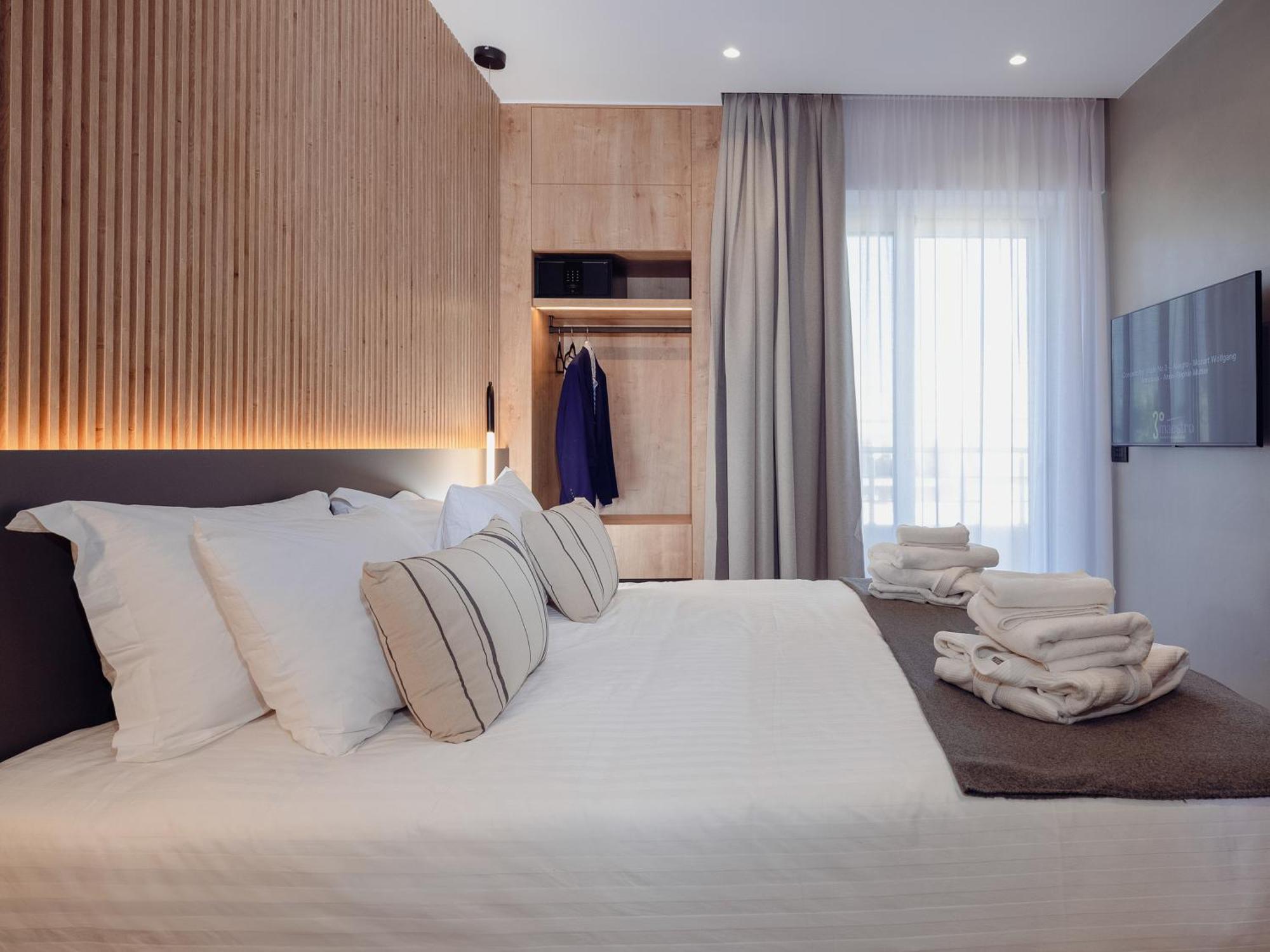 Space Row Design Living *