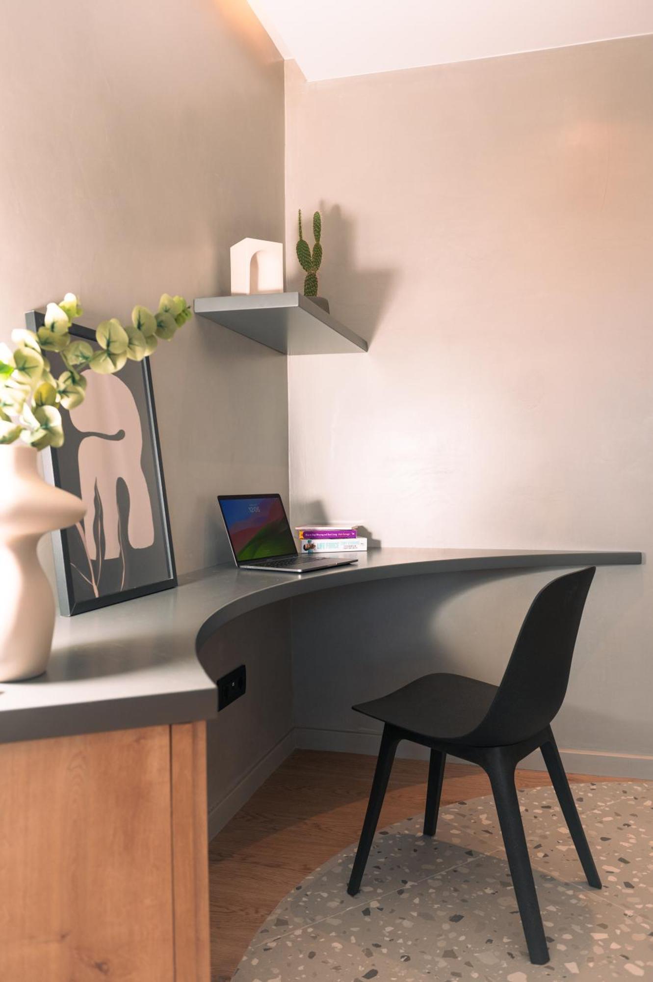 Space Row Design Living Apartment *