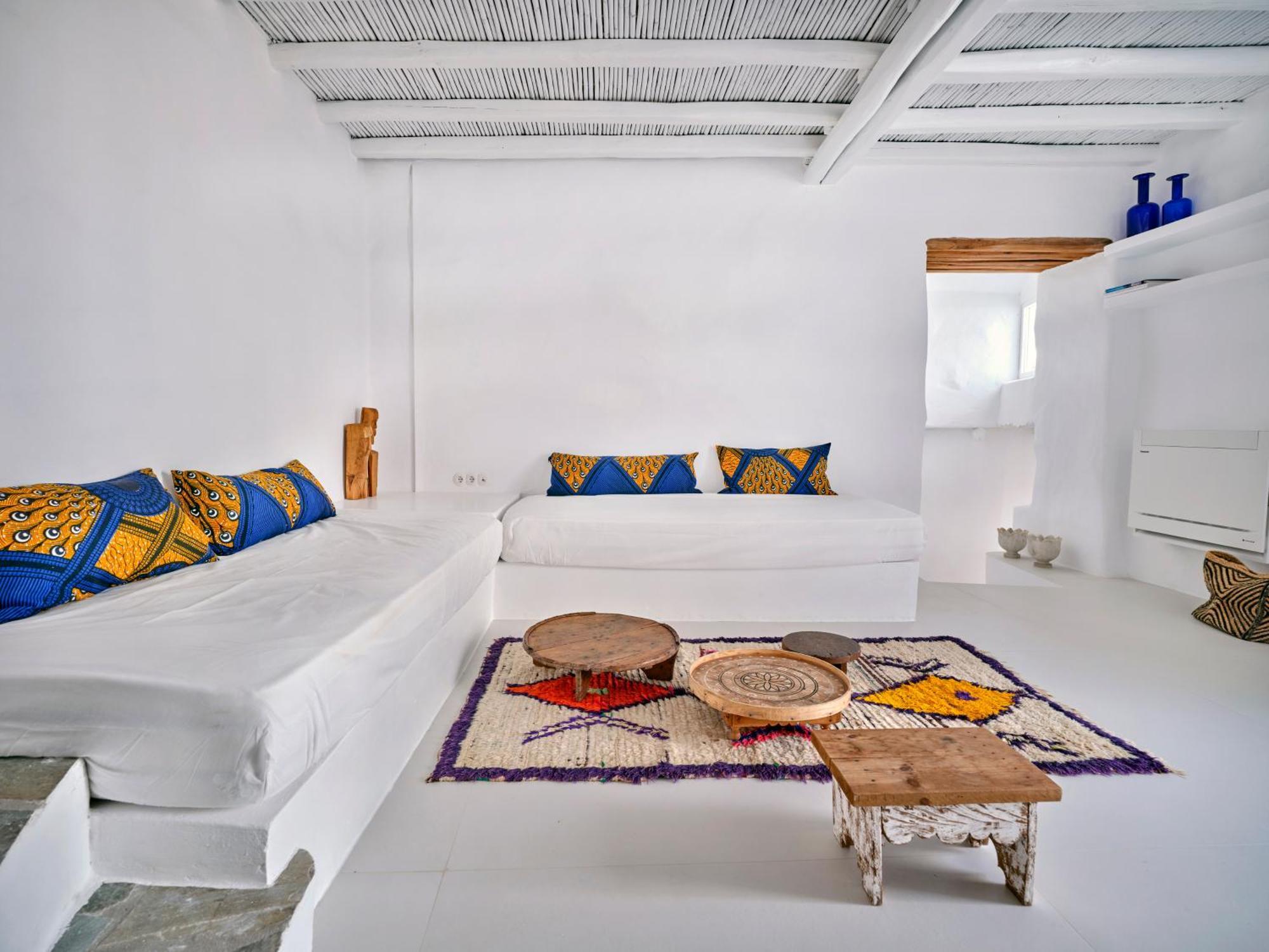 Center - Cycladic House On 3 Levels