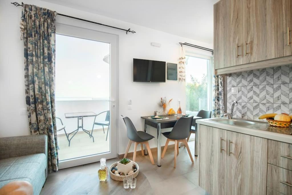 Sunset View In South Crete Apartment *