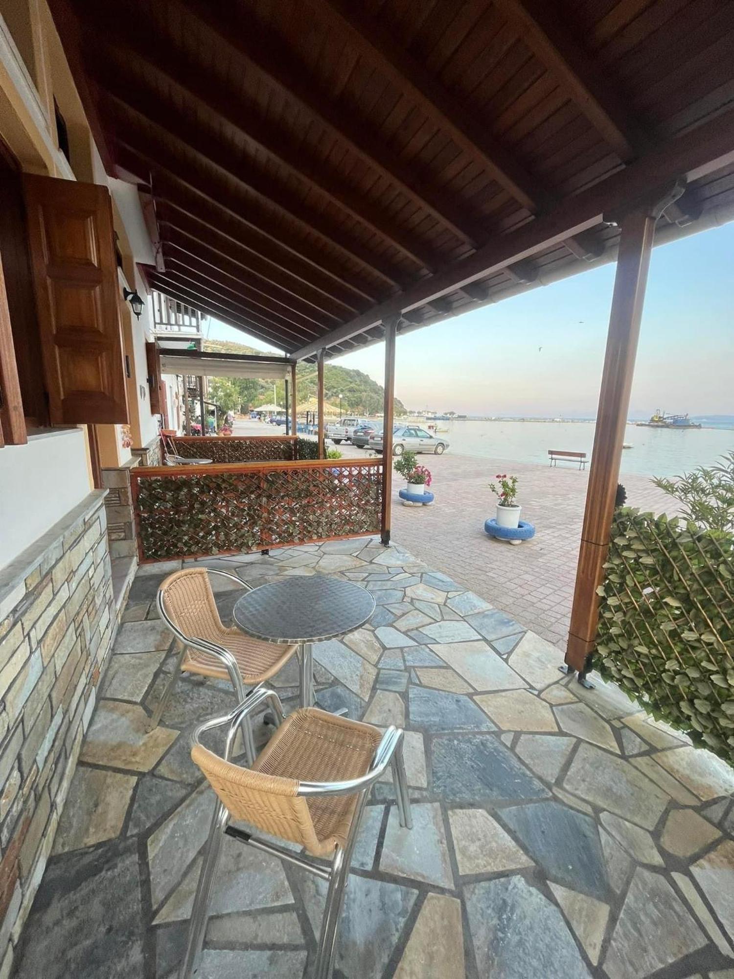 Delfinia Platanias (Thessaly)