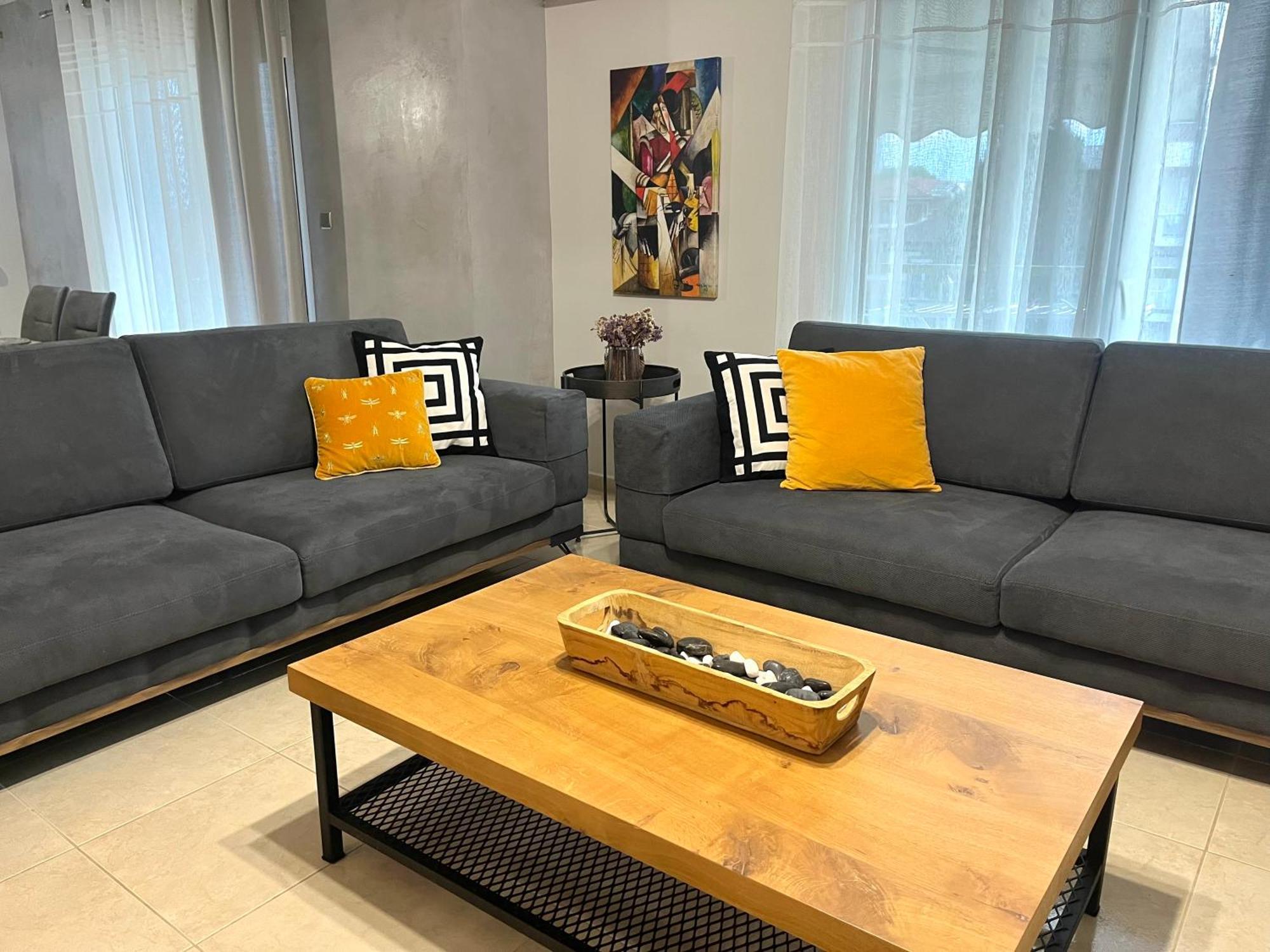 Onar Luxury Apartment Nea Peramos (Macedonia)