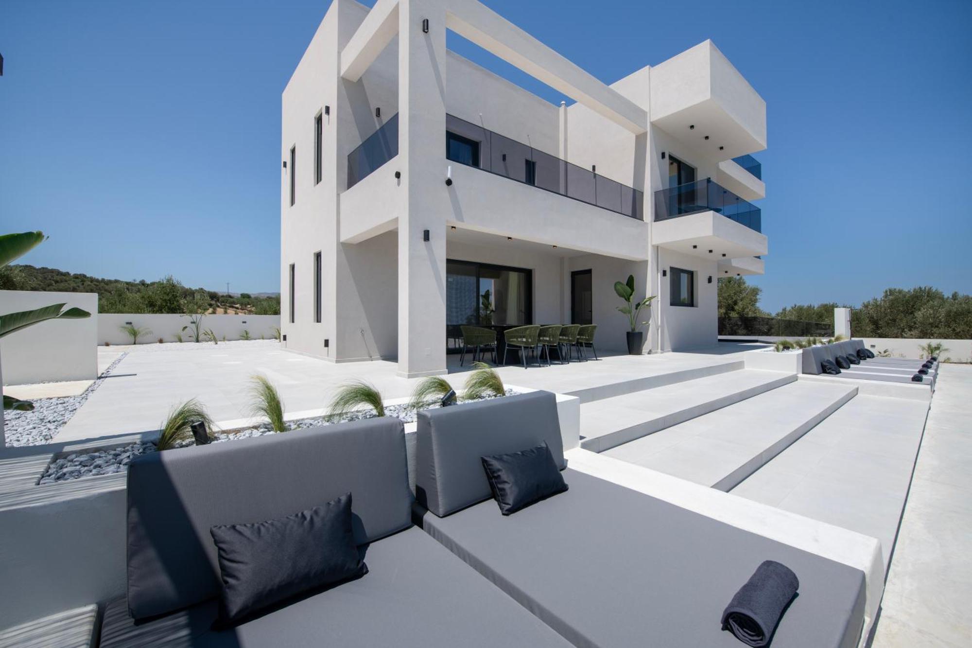 Leeva Oasis * Loutra (Crete)