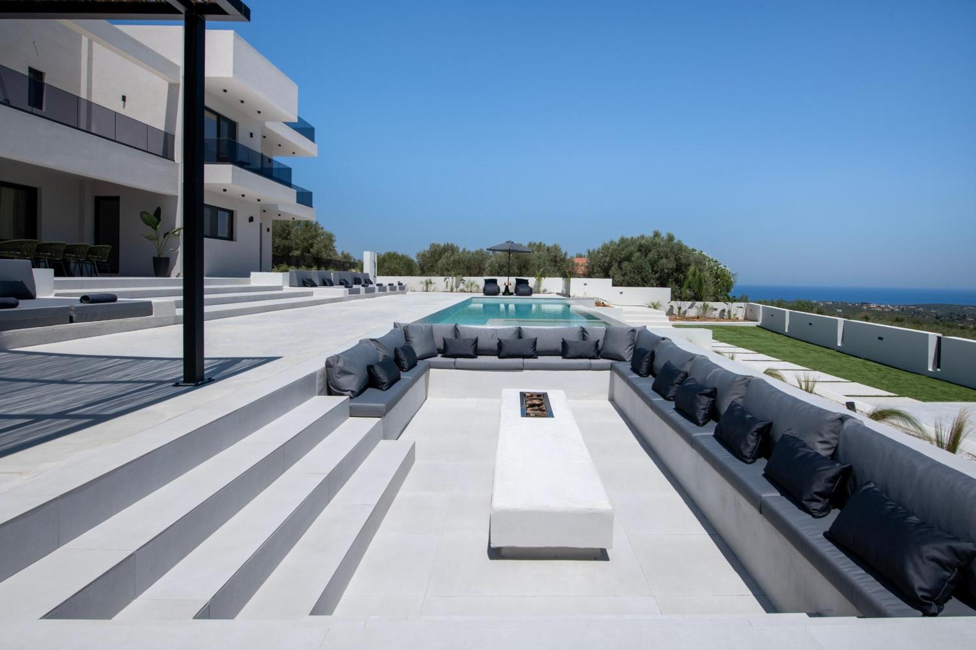 Leeva Oasis Villa Loutra (Crete)