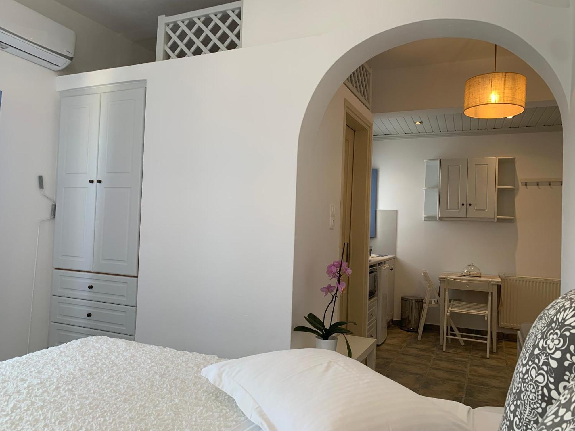 Dolphin Studios * Astypalaia