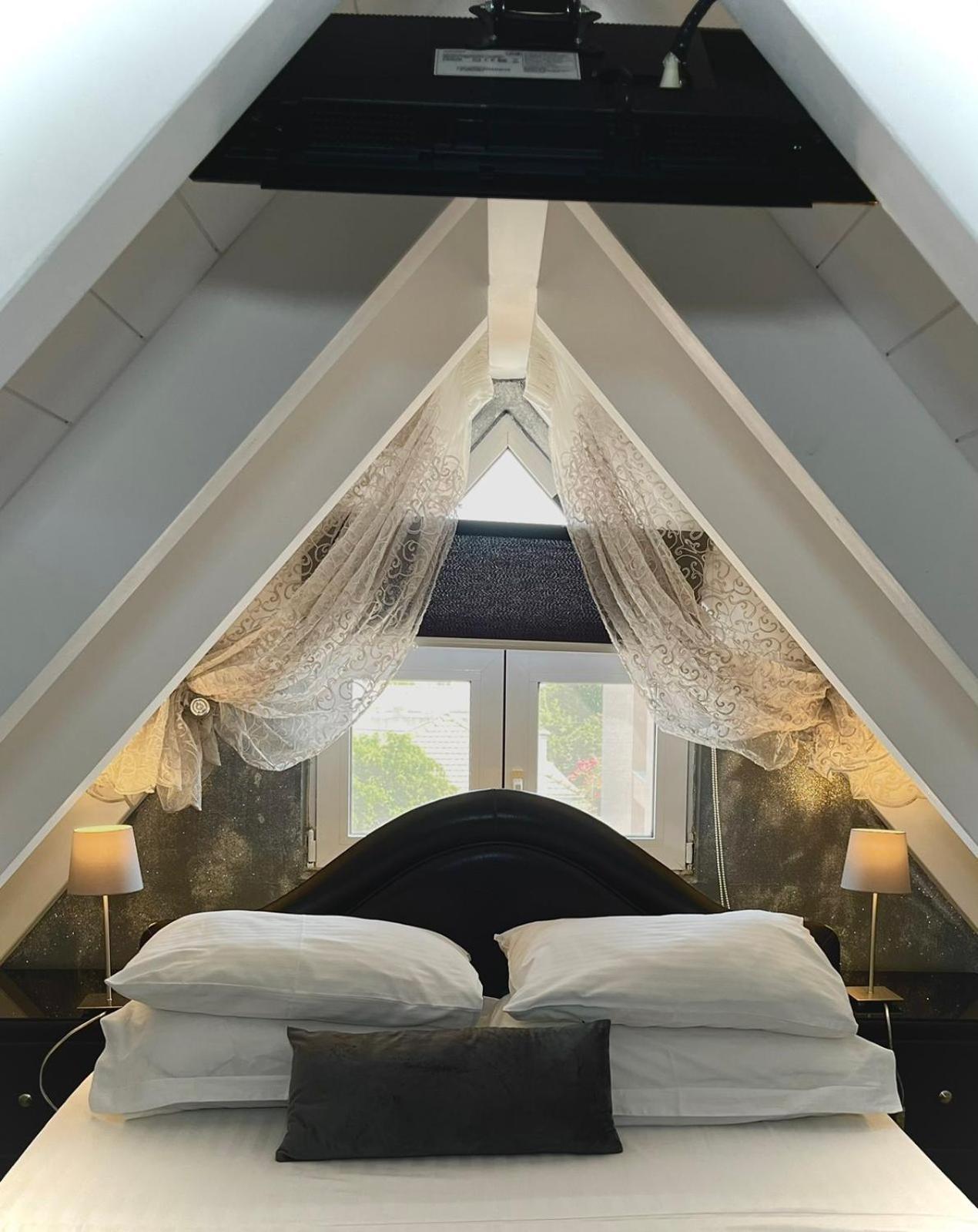 Diamond Lux Apartment *
