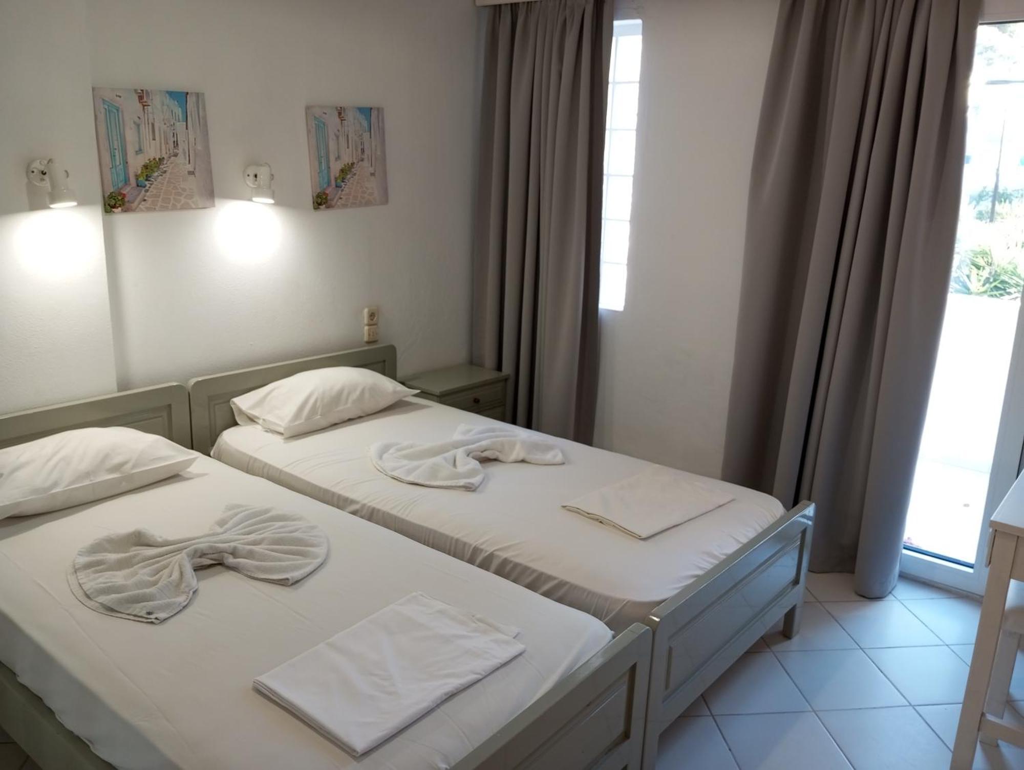 Renia Aparthotel 3*
