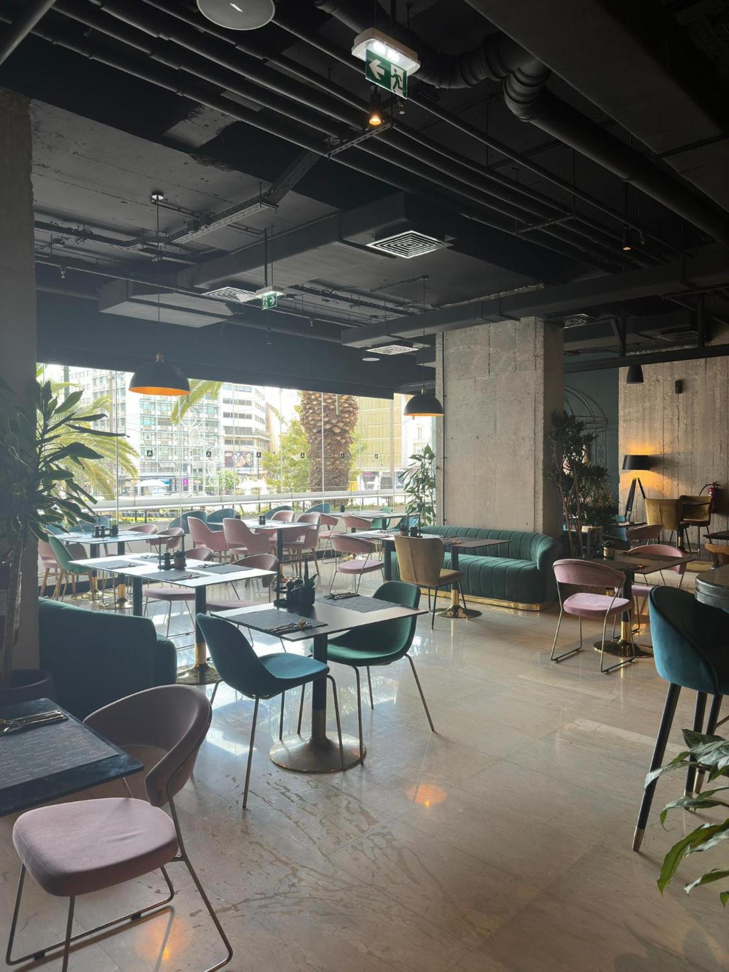Hotel Skylark, Aluma & Athens