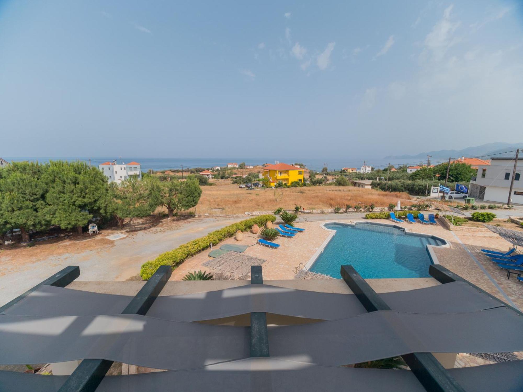 & Studios, Xifoupolis Aparthotel 2*