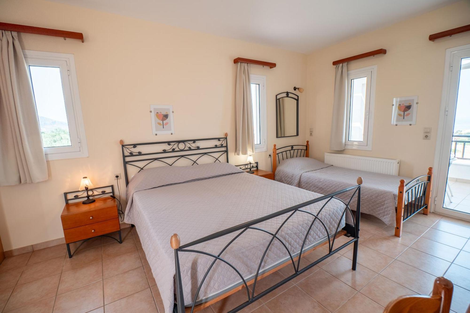 & Studios, Xifoupolis Aparthotel Monemvasia