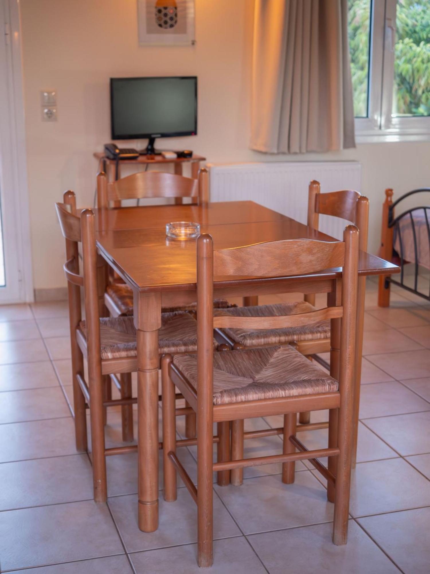 Aparthotel & Studios, Xifoupolis