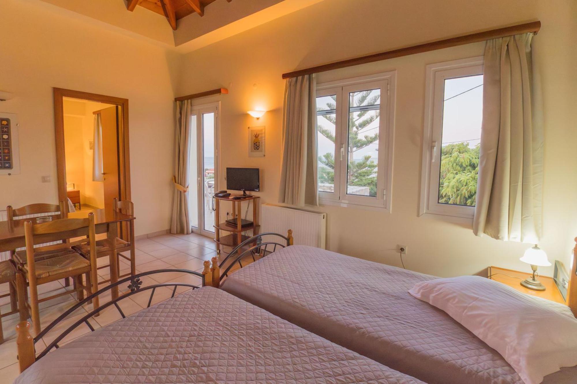 Aparthotel & Studios, Xifoupolis 2*