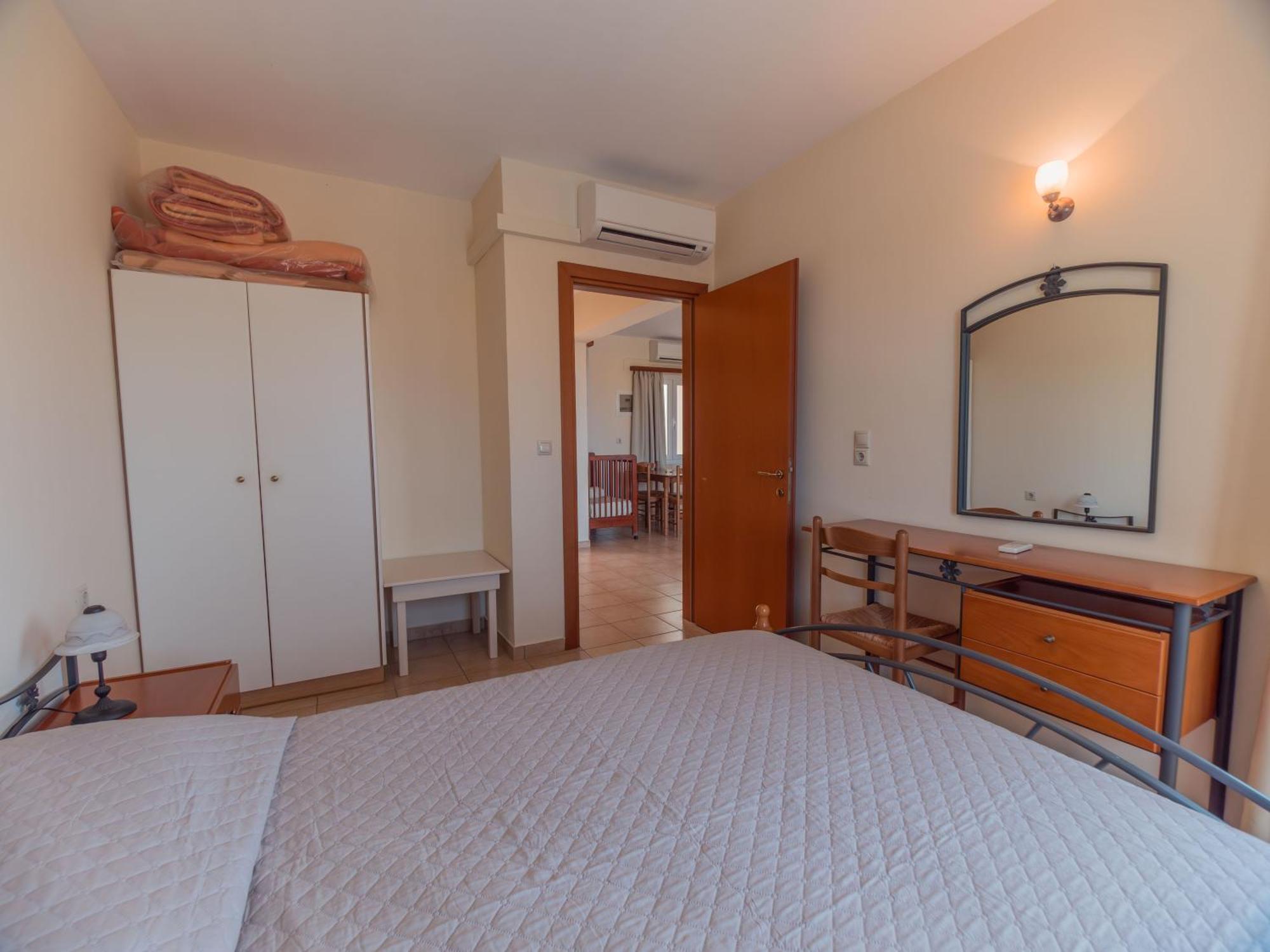& Studios, Xifoupolis Aparthotel