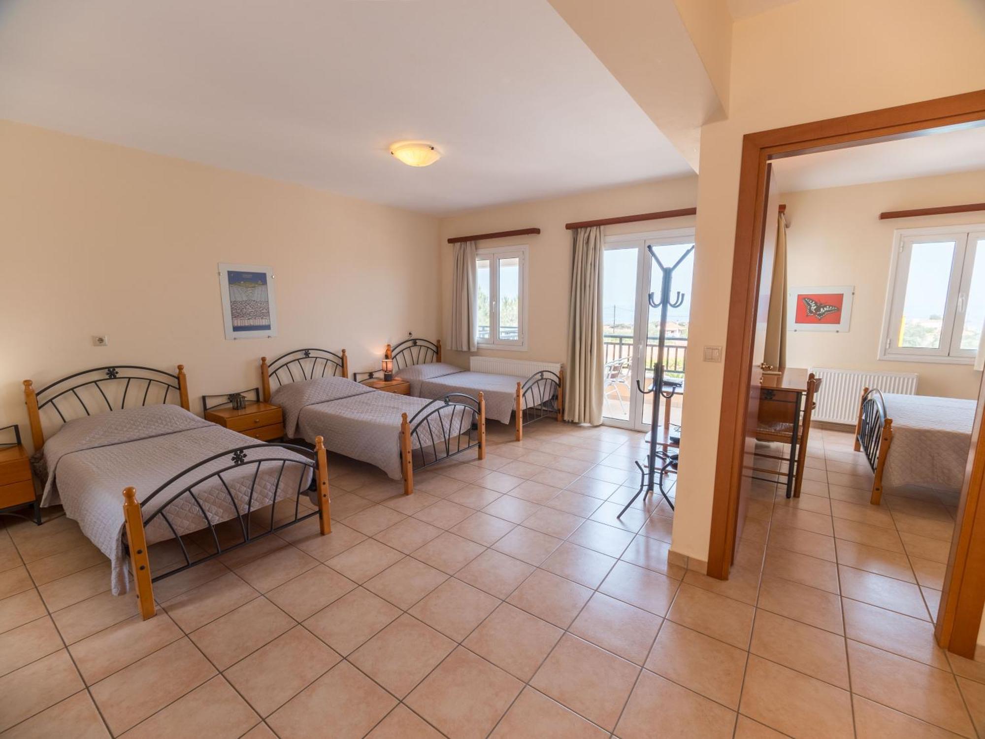 & Studios, Xifoupolis Aparthotel