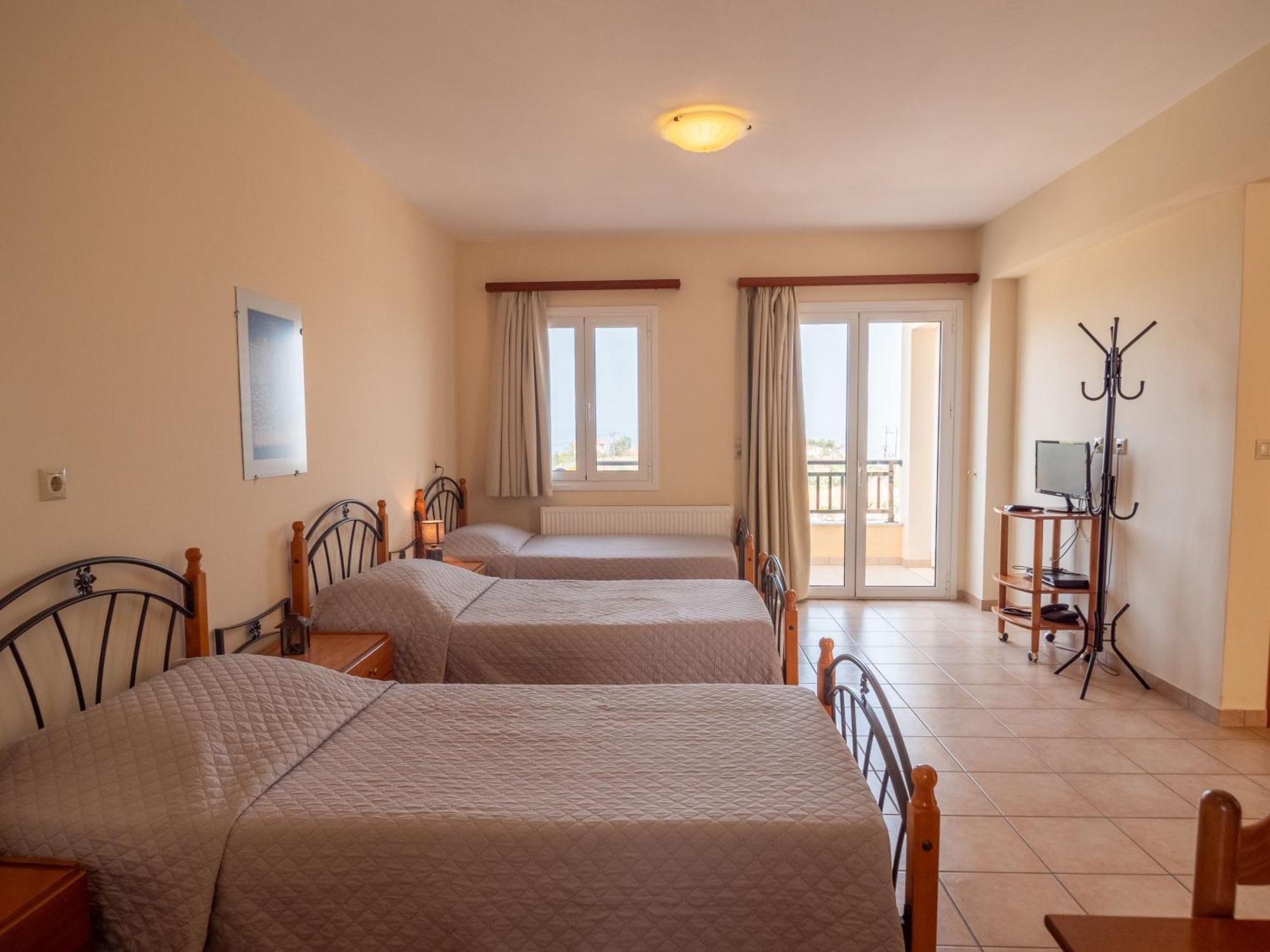 Aparthotel & Studios, Xifoupolis 2*