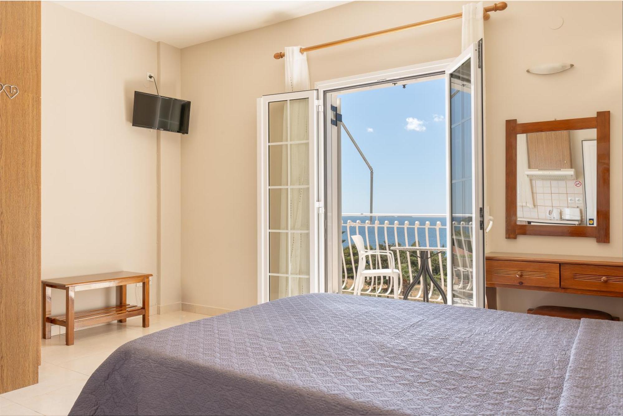 Oskars & Aparthotel Lassi (Kefalonia)