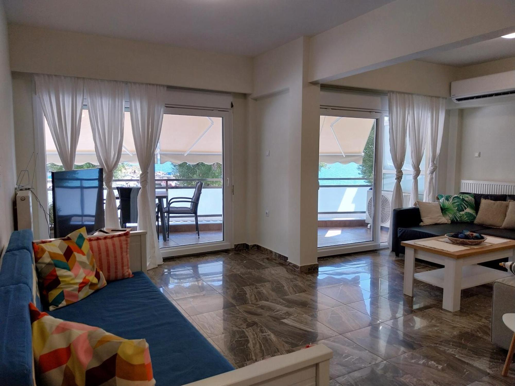 Kalamitsa Beachfront Escape Apartment Kavala