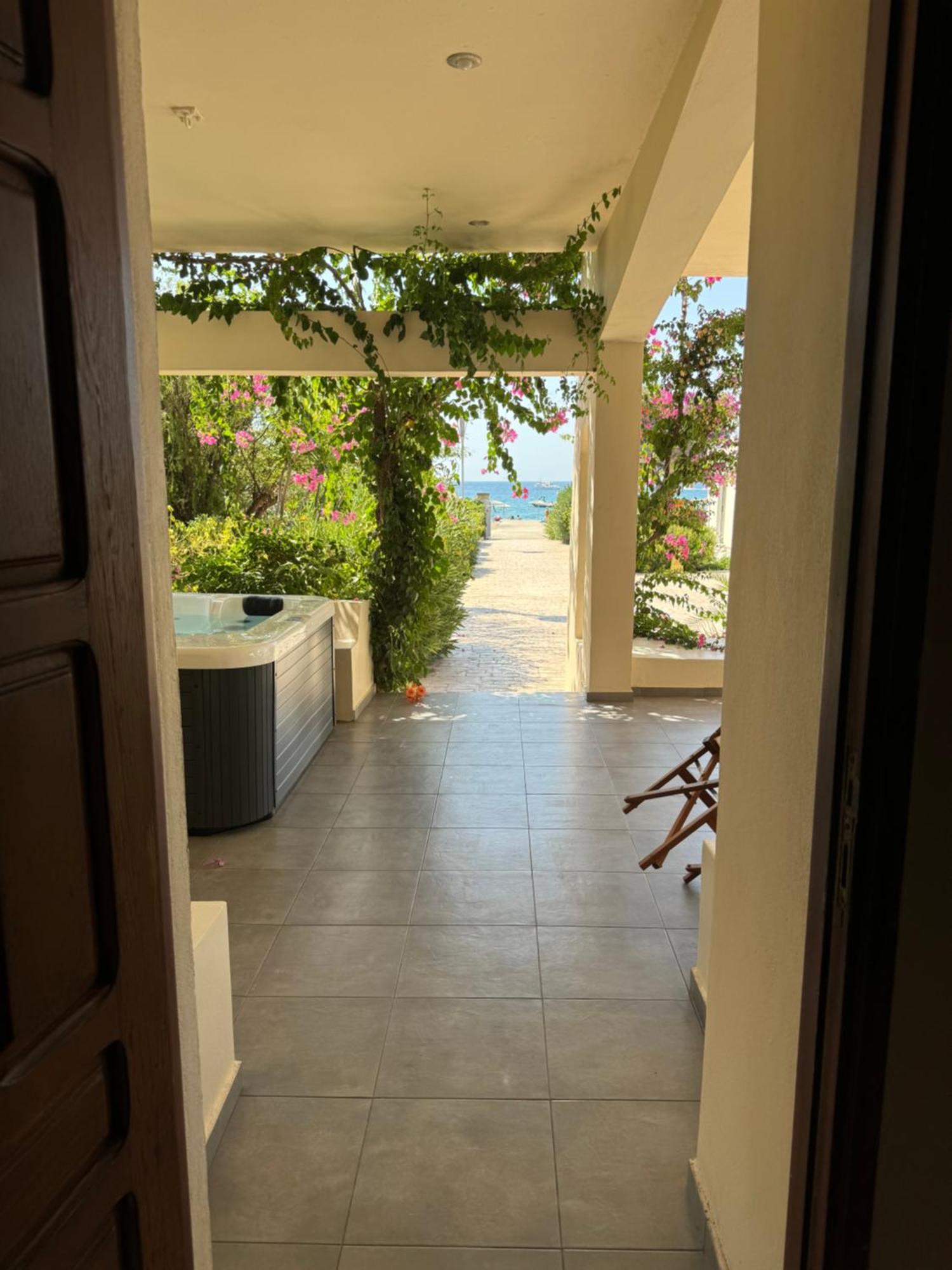 Front House Amaryllis Apartment Lardos