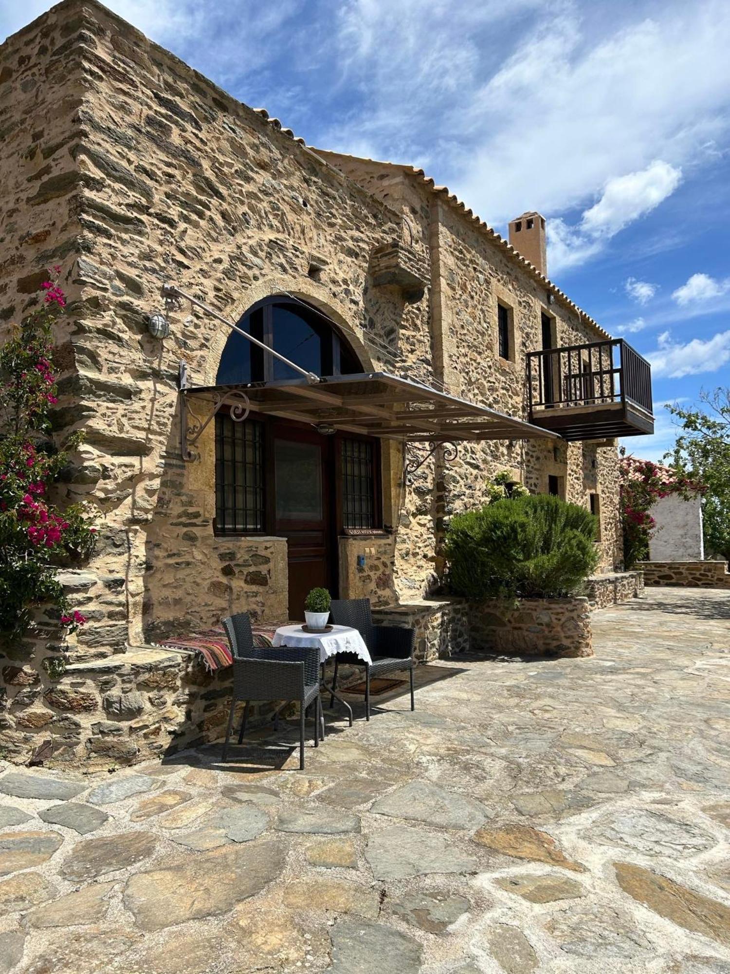 Guest house Guesthousekamara