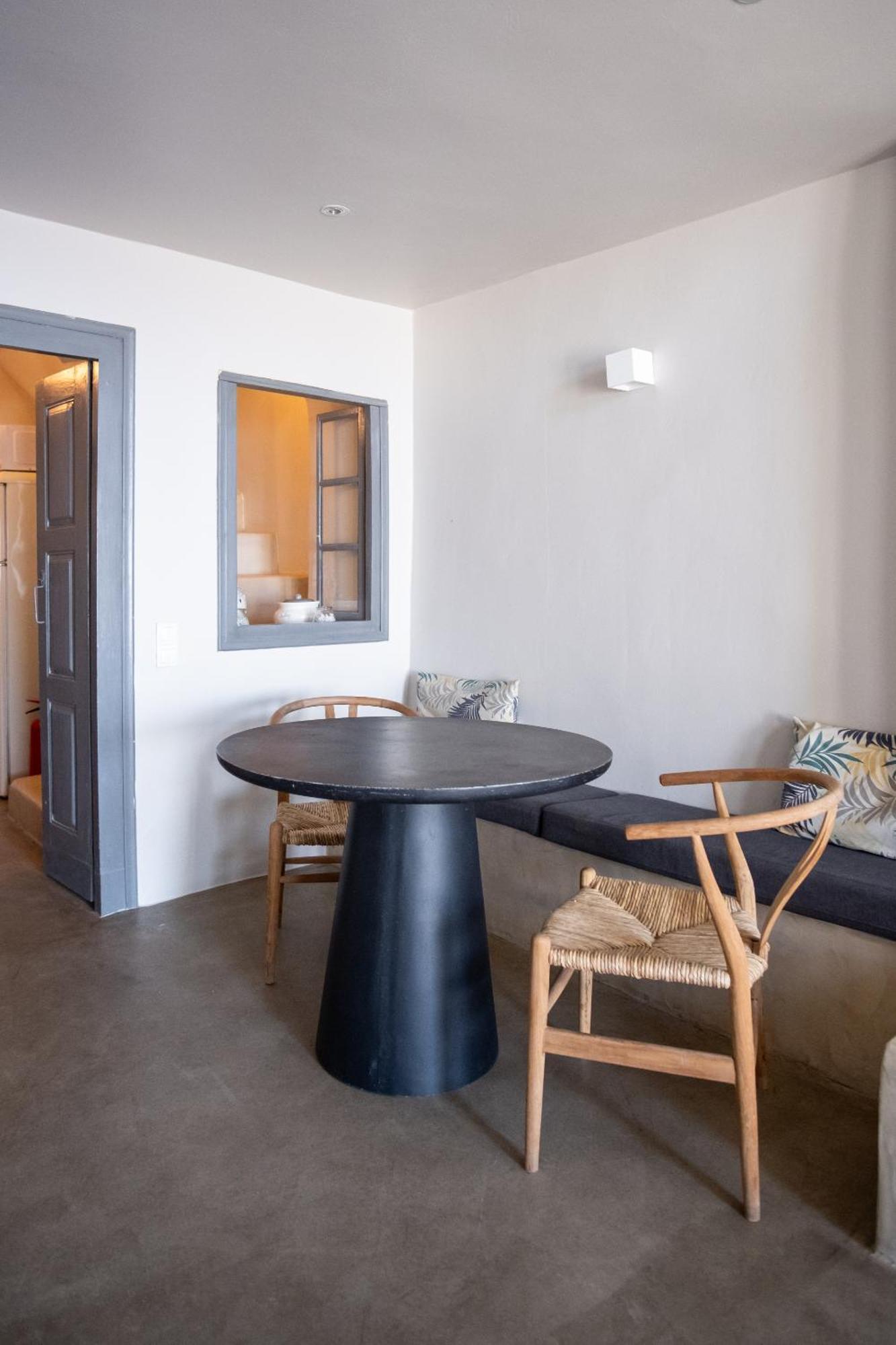 Holiday home Alafouzou Cave Loft *