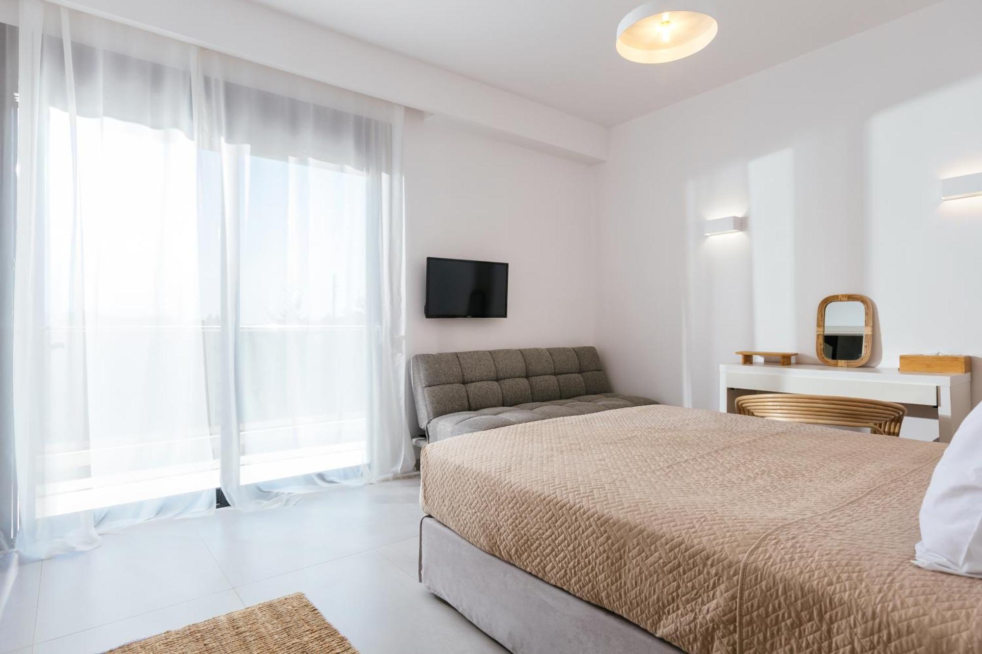Elia Luxury *