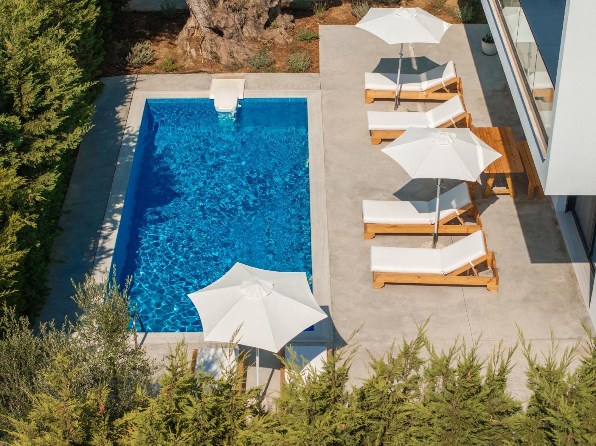 Elia Luxury