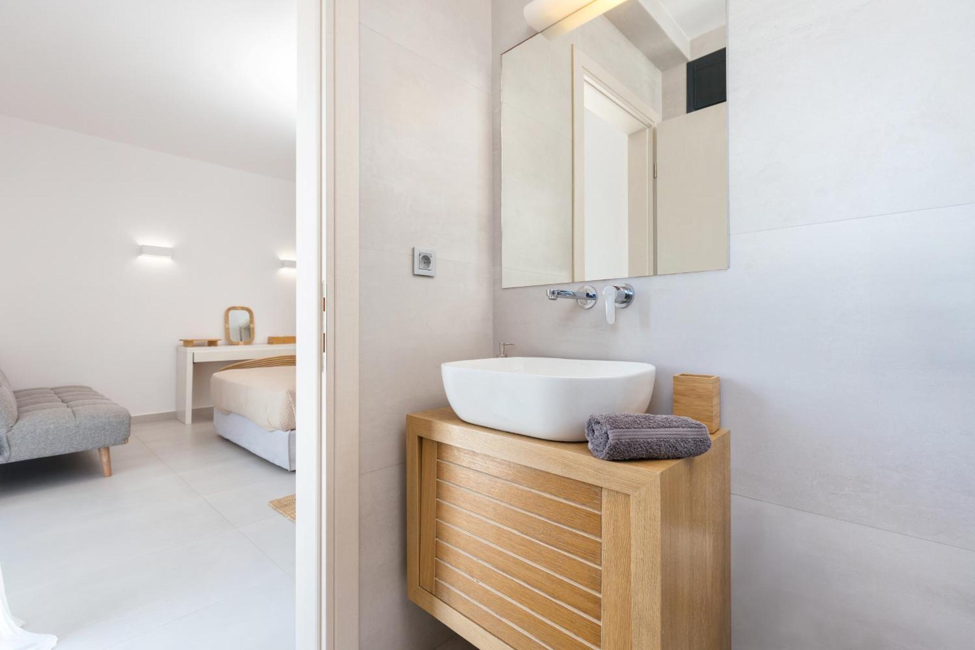 Elia Luxury