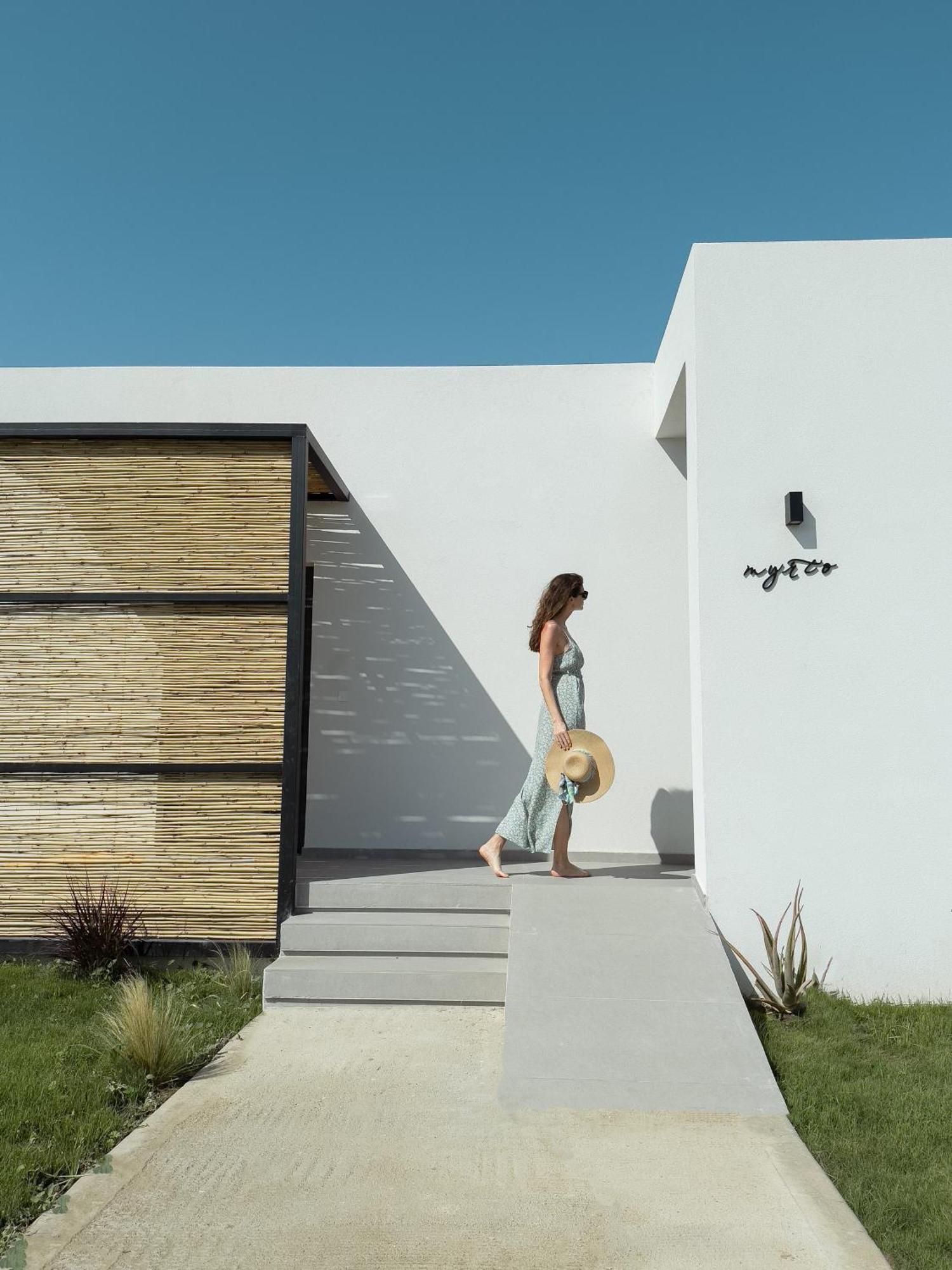 Aphrodite Luxury