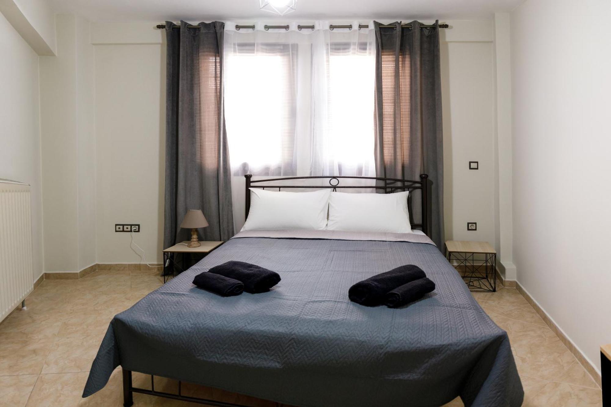 Charming With Gorgeous View & Private Parking *