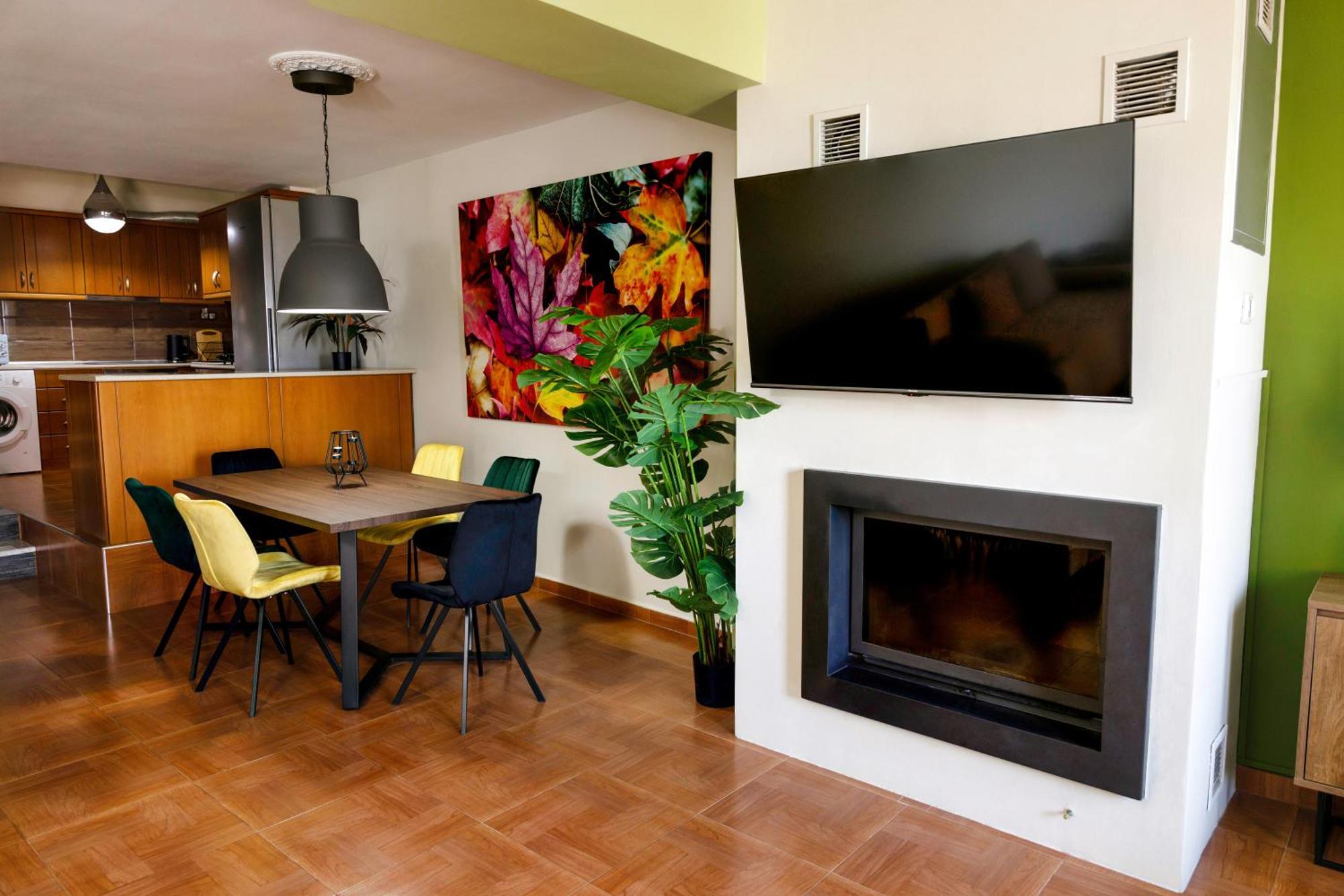 Apartment Charming With Gorgeous View & Private Parking *