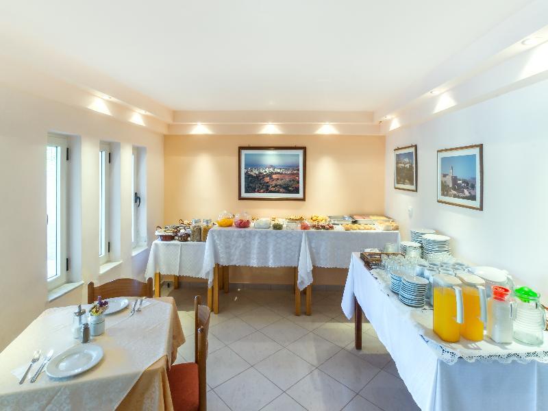 Hotel Hiona 3*