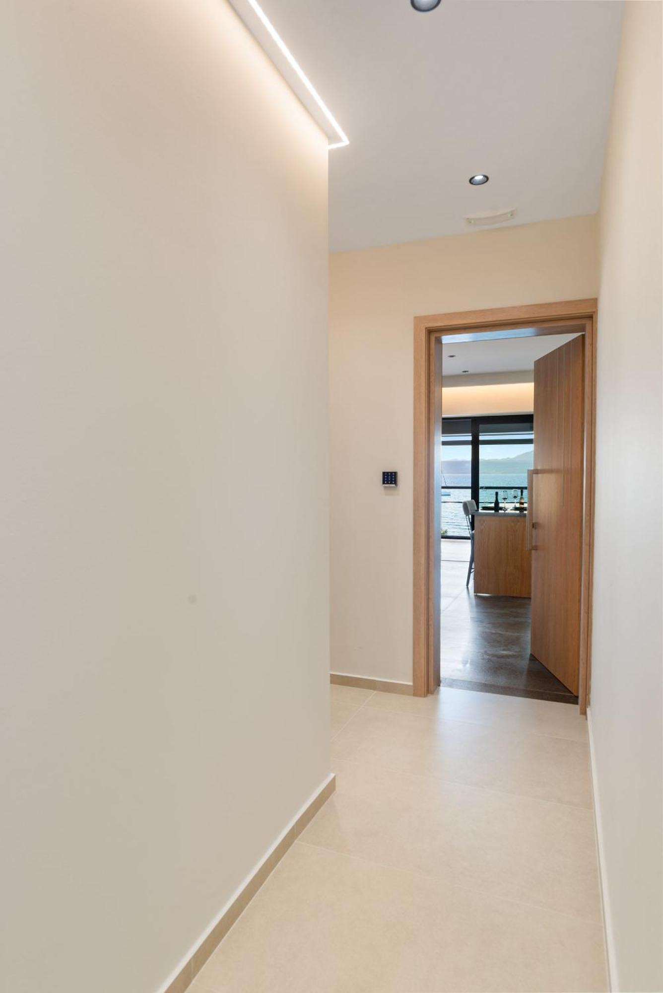 Peristeres Luxury Next To The Sea - By Apokoras Apartment