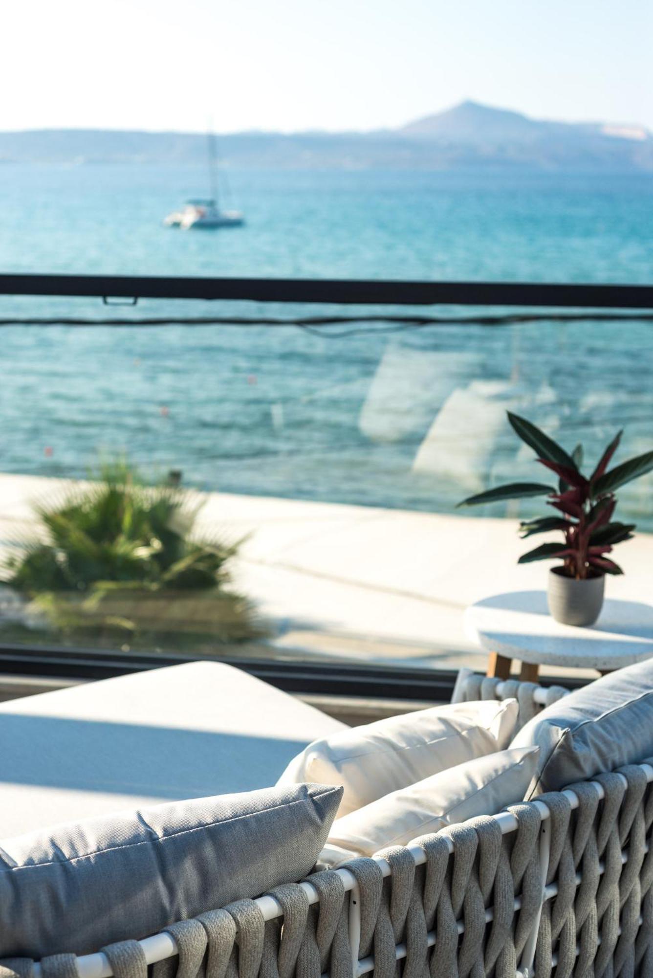 Apartment Peristeres Luxury Next To The Sea - By Apokoras