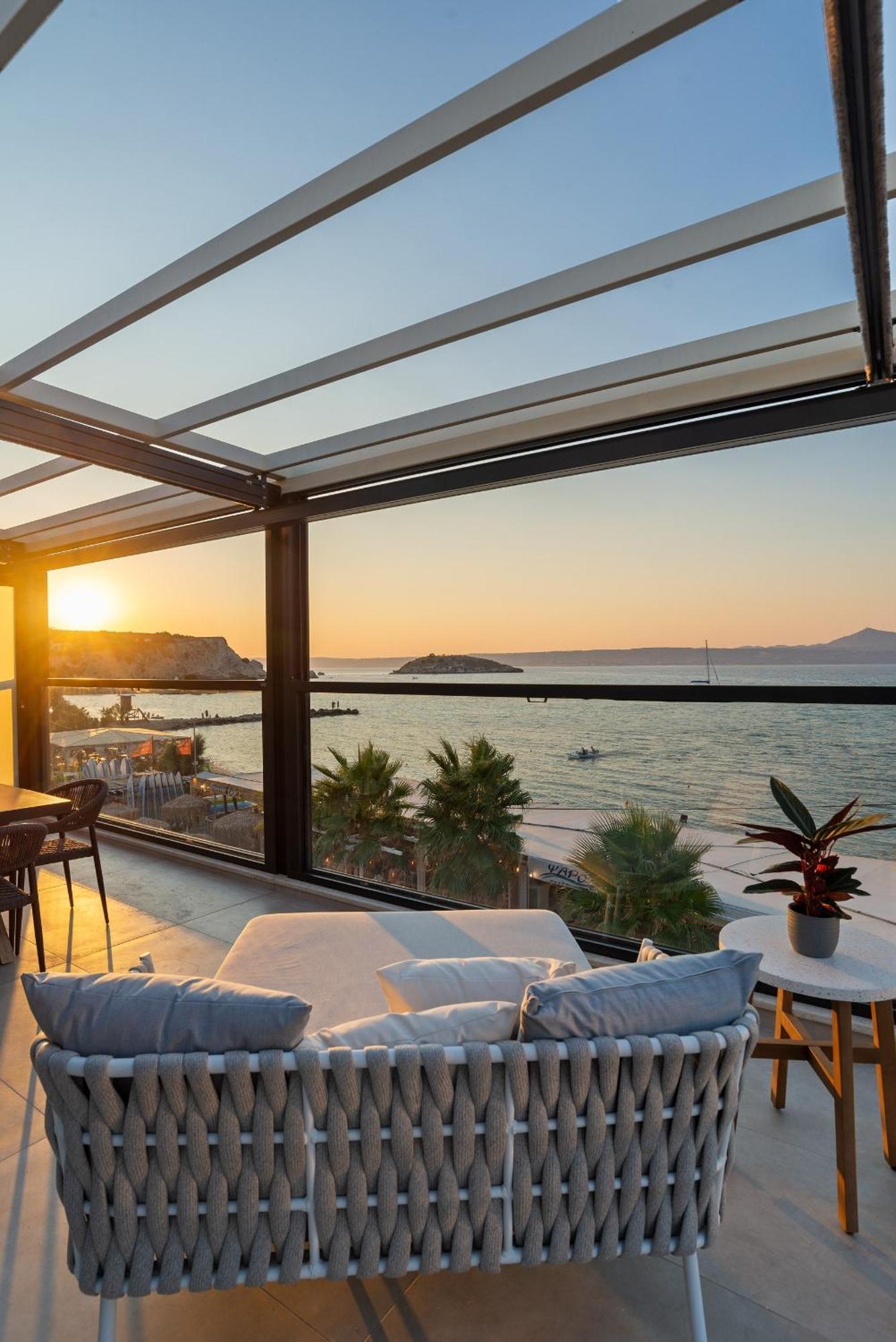 Peristeres Luxury Next To The Sea - By Apokoras Apartment