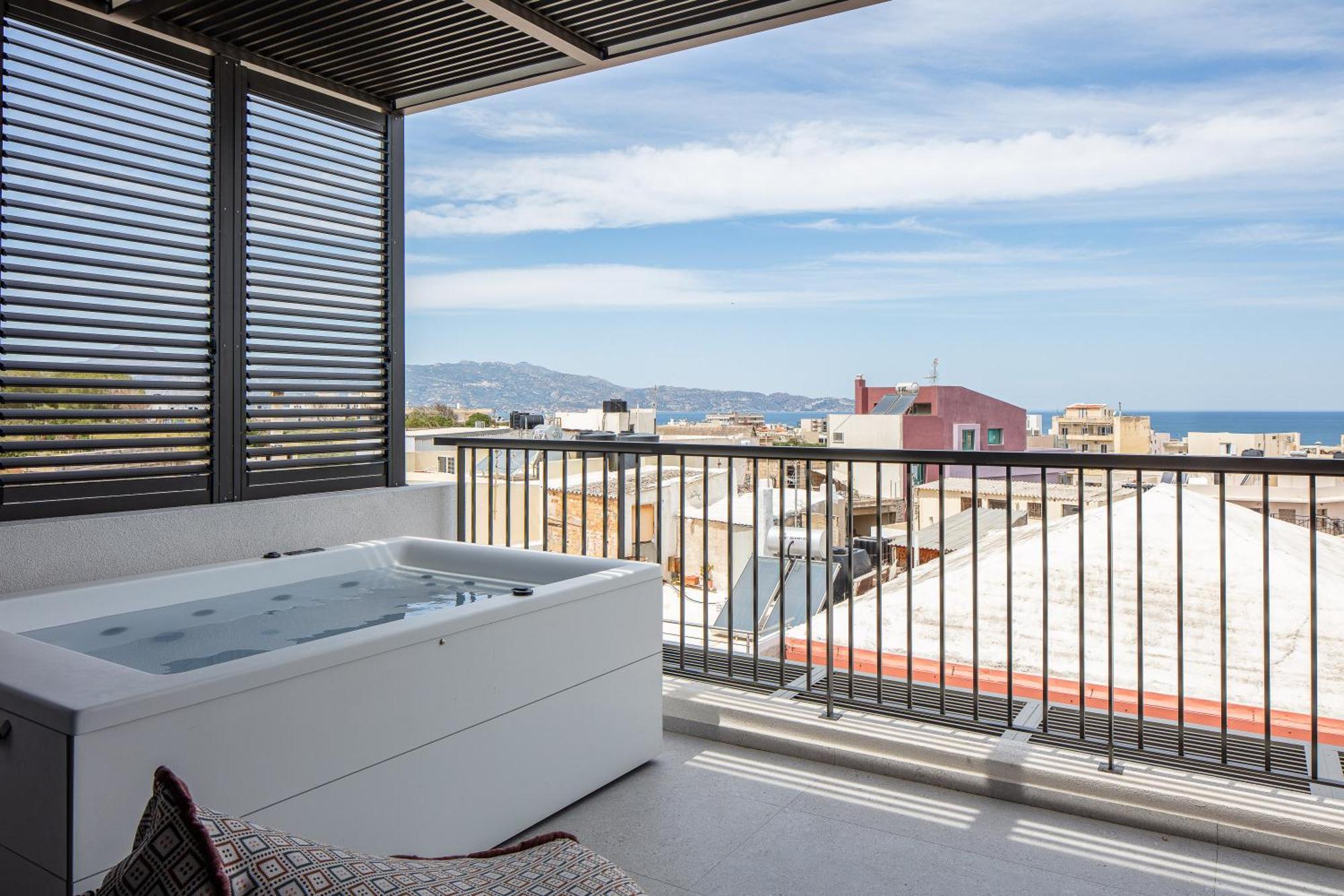 Porta Aparthotel *