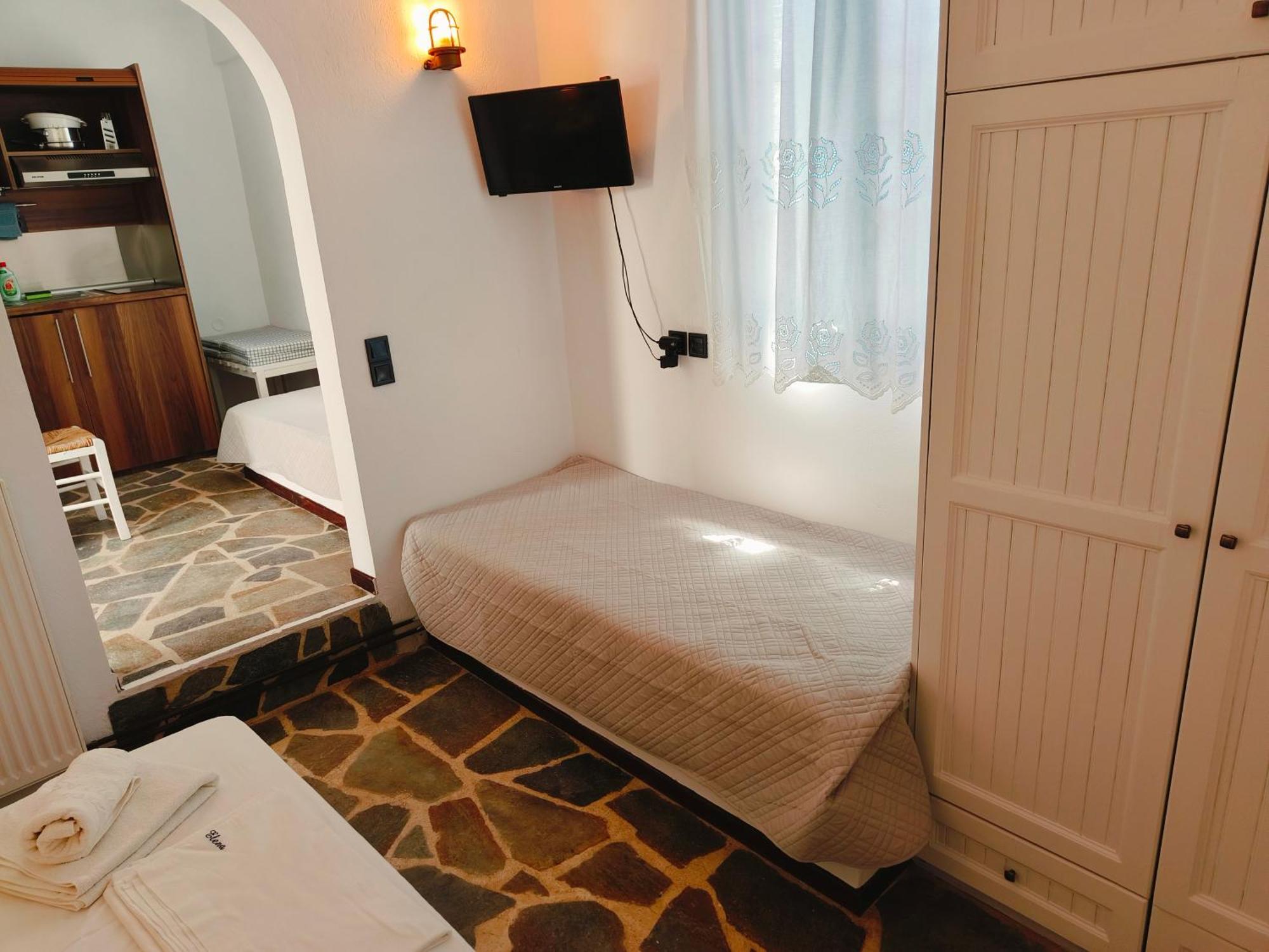 Apartment Elena Kythnos Merichas