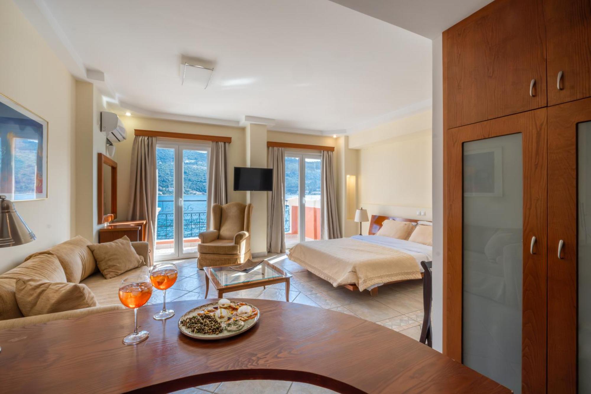 Samos City Hotel 3*