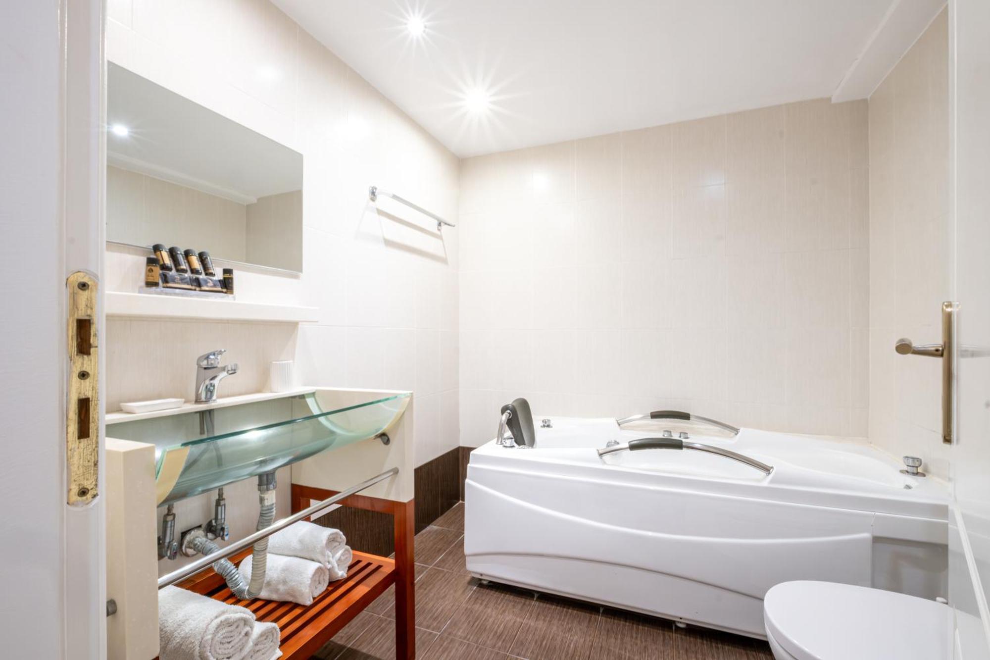 Samos City Hotel 3*